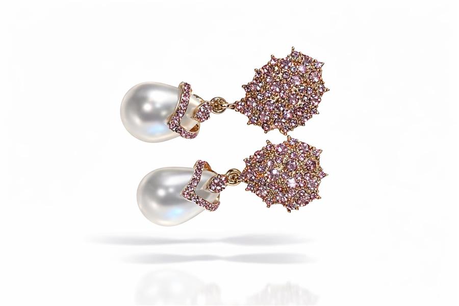 Amaya Pembe Pırlanta Görünümlü Taşlı İncili Sallantılı Küpe